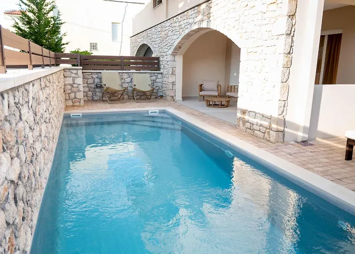 Lydia\'S Inn 2 With Private Pool