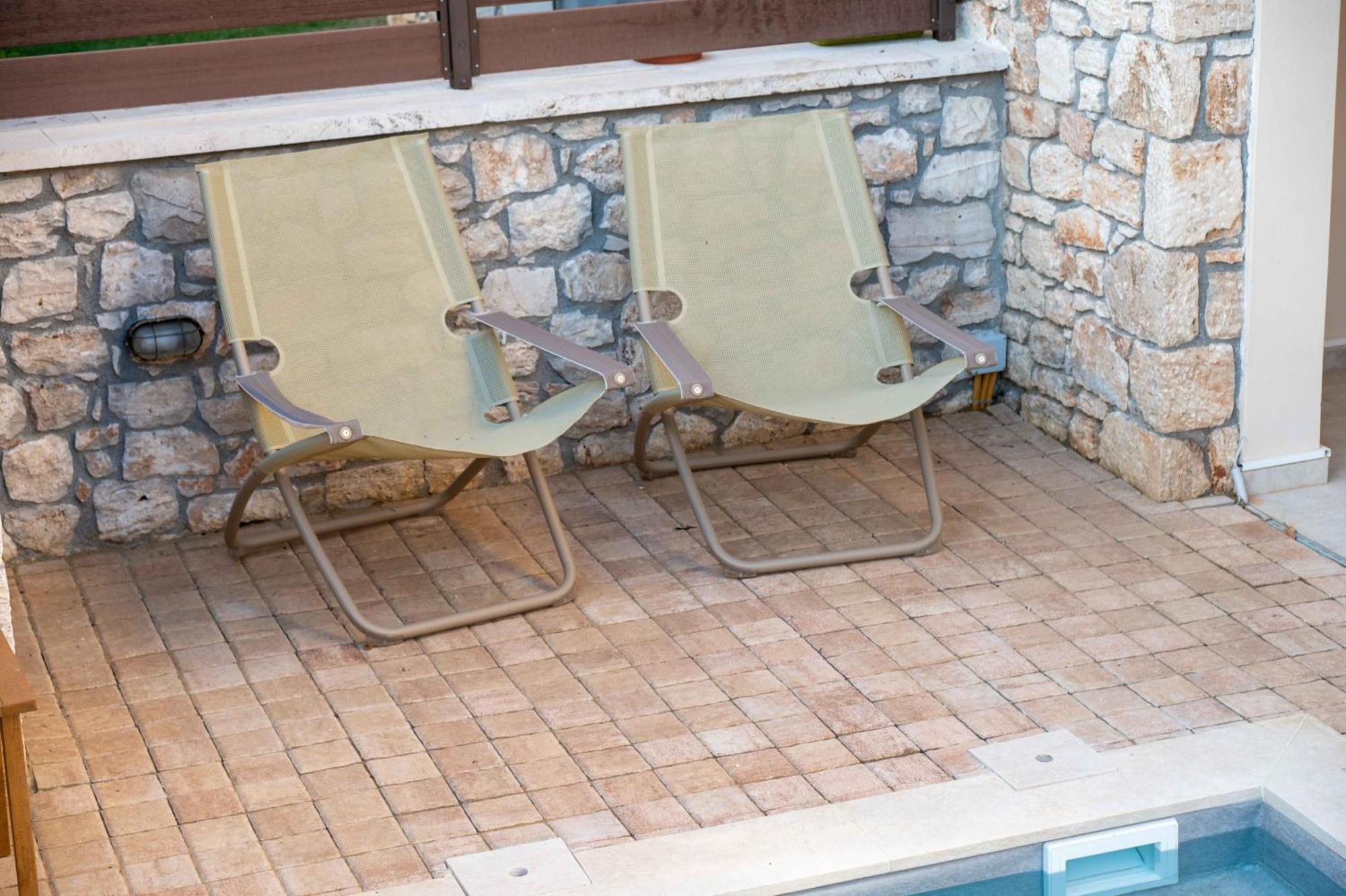 Lydia's 2 With Private Pool * Melíssion
